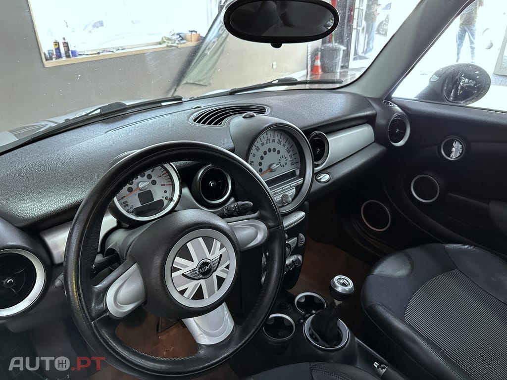 MINI Cooper Cooper R56