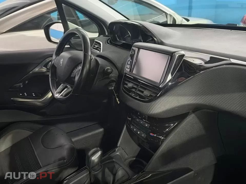 Peugeot 2008 1.2 PureTech Allure