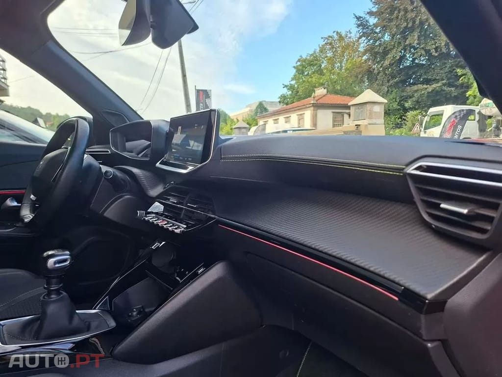 Peugeot 2008  Puretech 130 Stop Start Gt  Line Edition