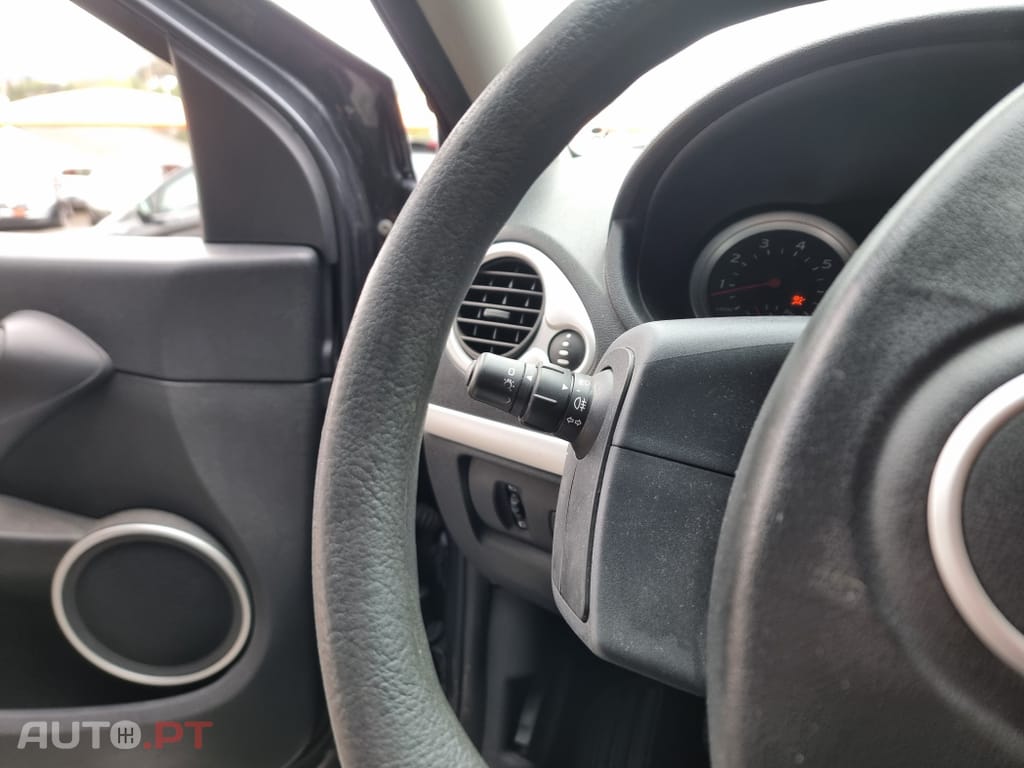 Renault Clio 1.2 16V Rip Curl