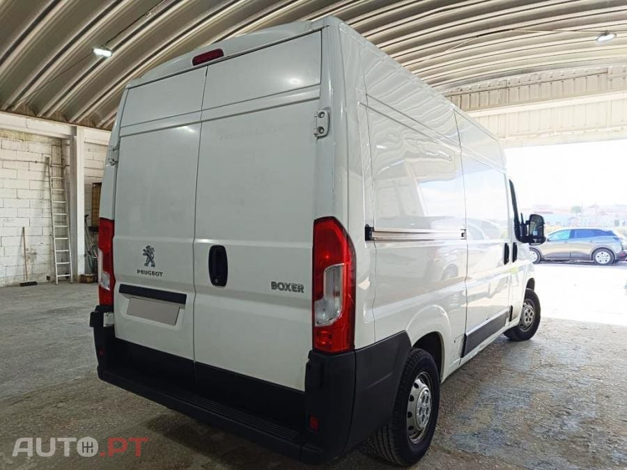 Peugeot Boxer 2.2 BlueHDi 335 - L2H2 IVA Dedutível