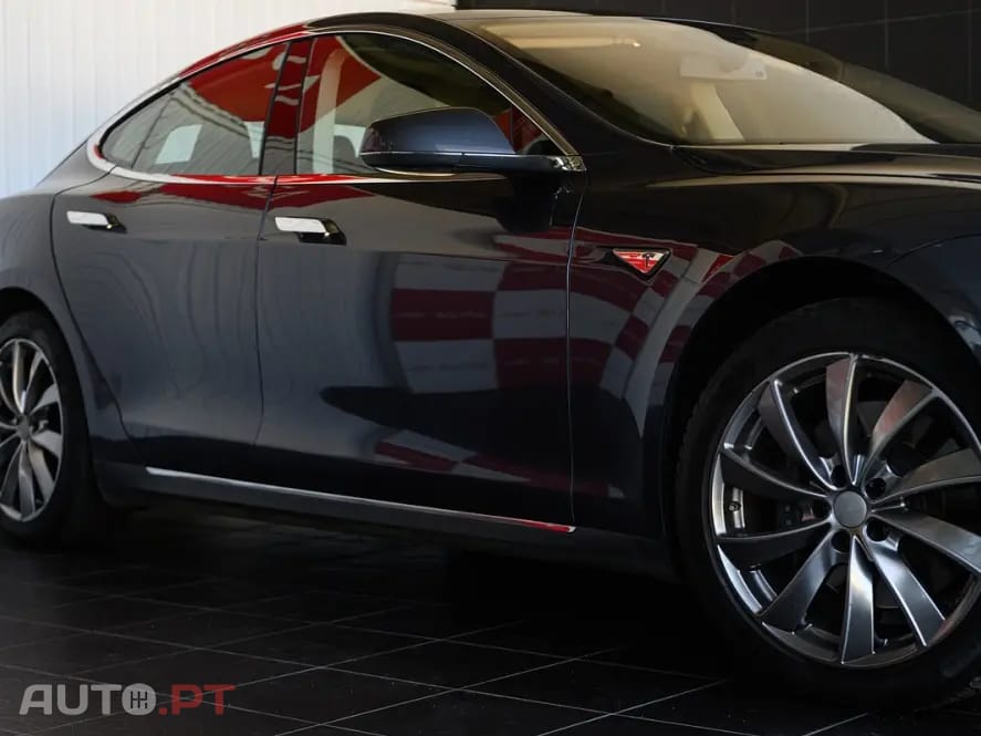 Tesla Model S Dual Motor AWD