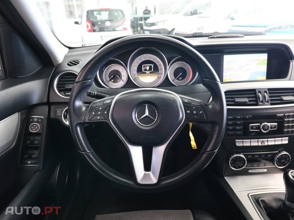 Mercedes-Benz C 220 CDi Avantgarde BlueEfficiency
