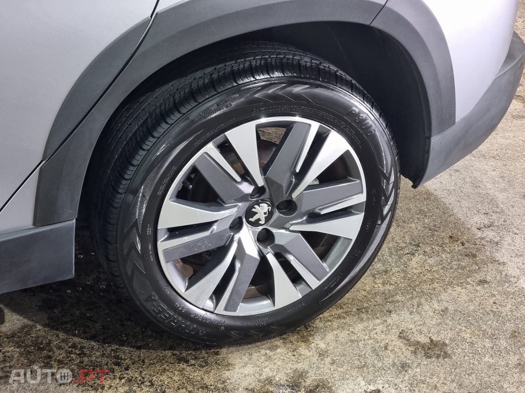 Peugeot 2008 1.2 PureTech Allure