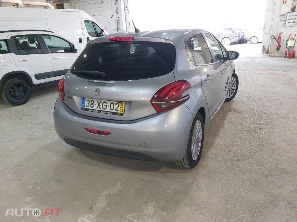 Peugeot 208 1.2 PureTech Signature