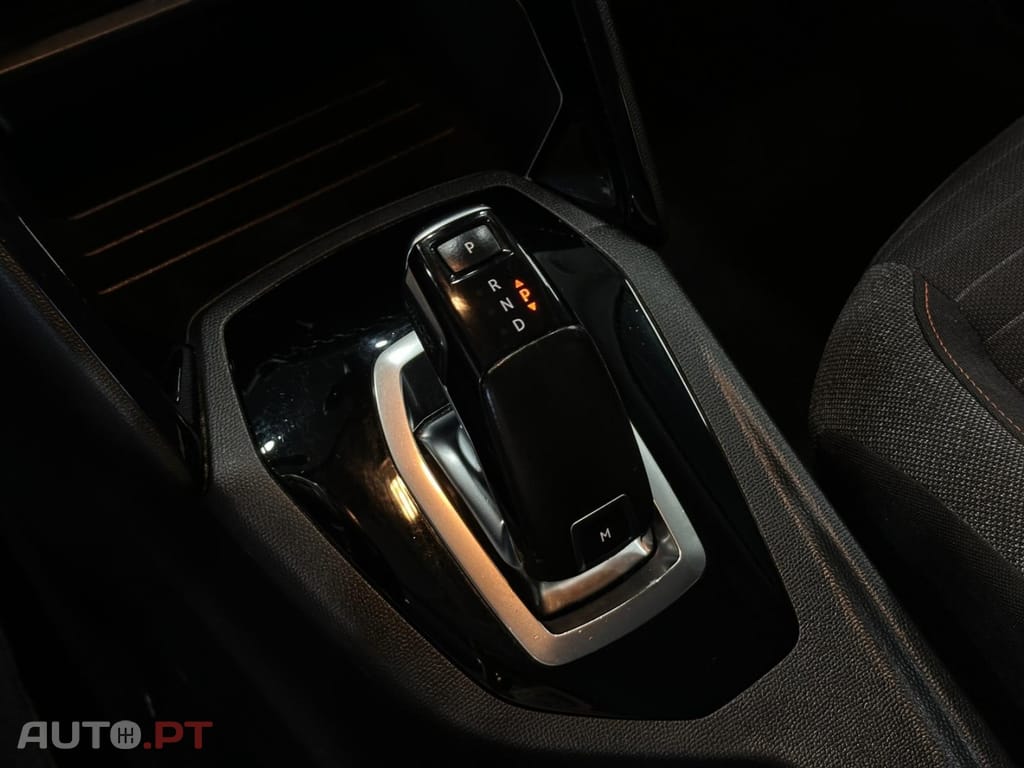 Peugeot 2008 1.2 PureTech Allure Pack EAT8