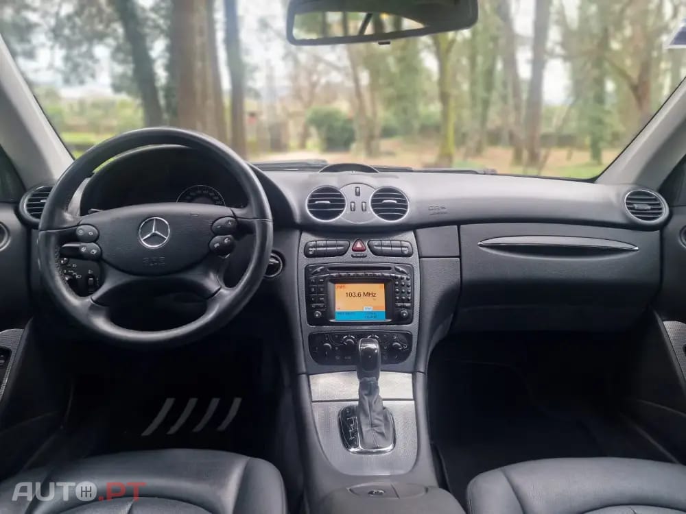 Mercedes-Benz CLK 240 Outro