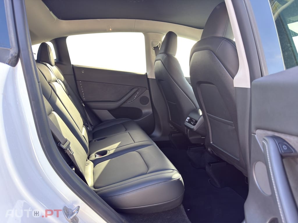 Tesla Model Y Long Range Dual Motor AWD