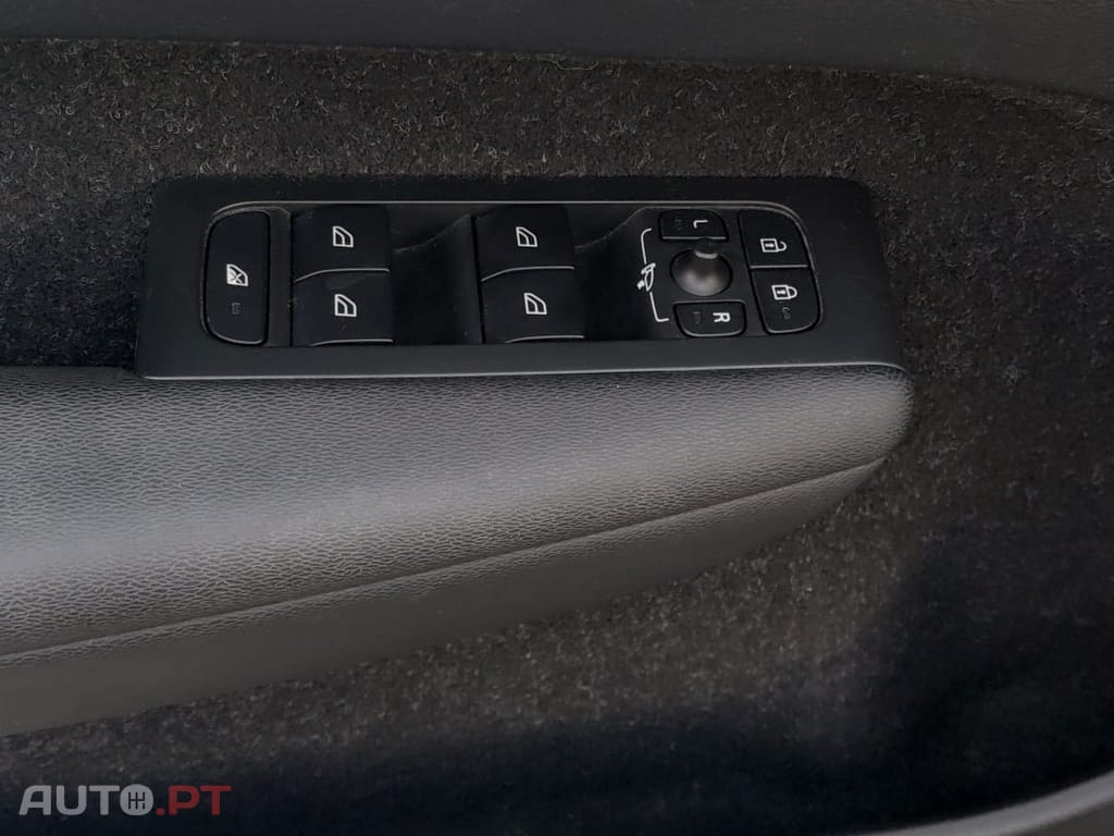 Volvo XC40 R-design