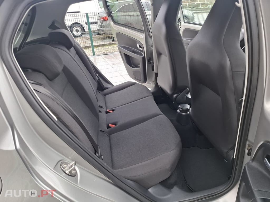 Volkswagen Up! 1.0 Move Caixa Automática