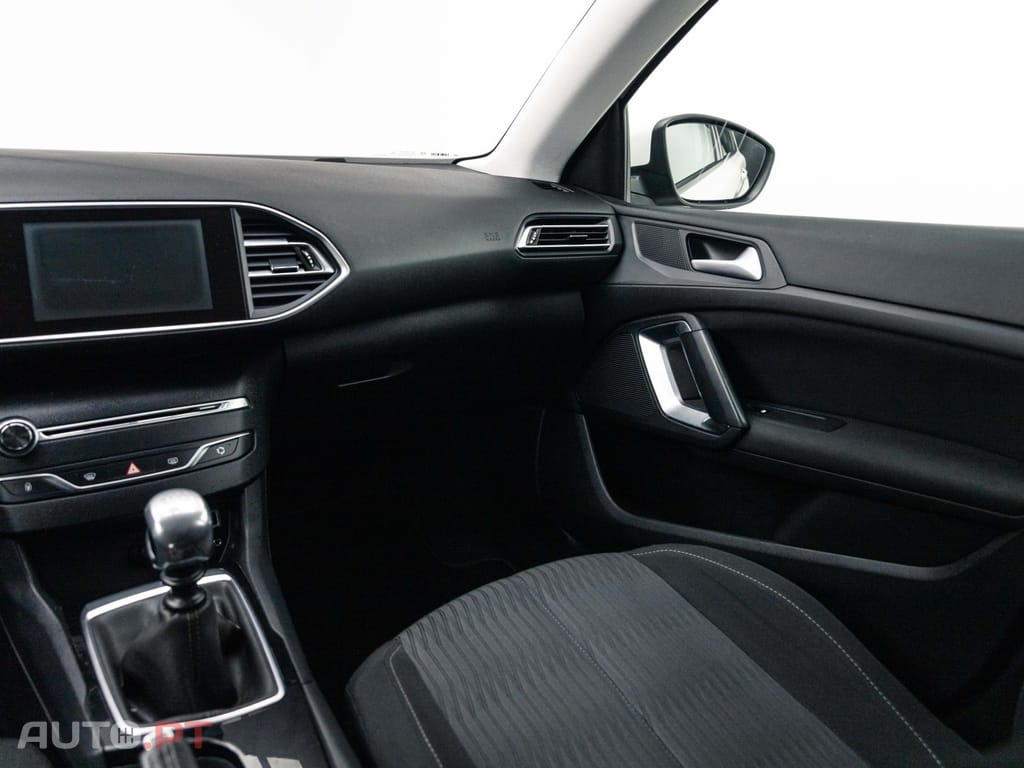 Peugeot 308 1.6 e-HDi Active J17