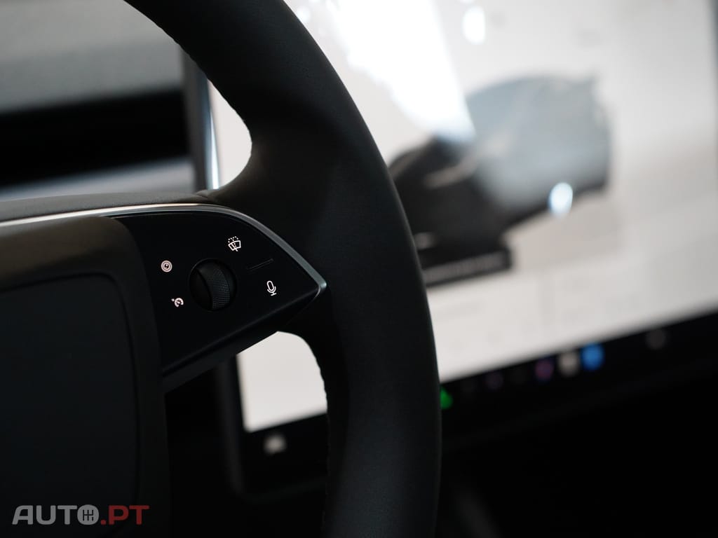Tesla Model 3 Tração Traseira