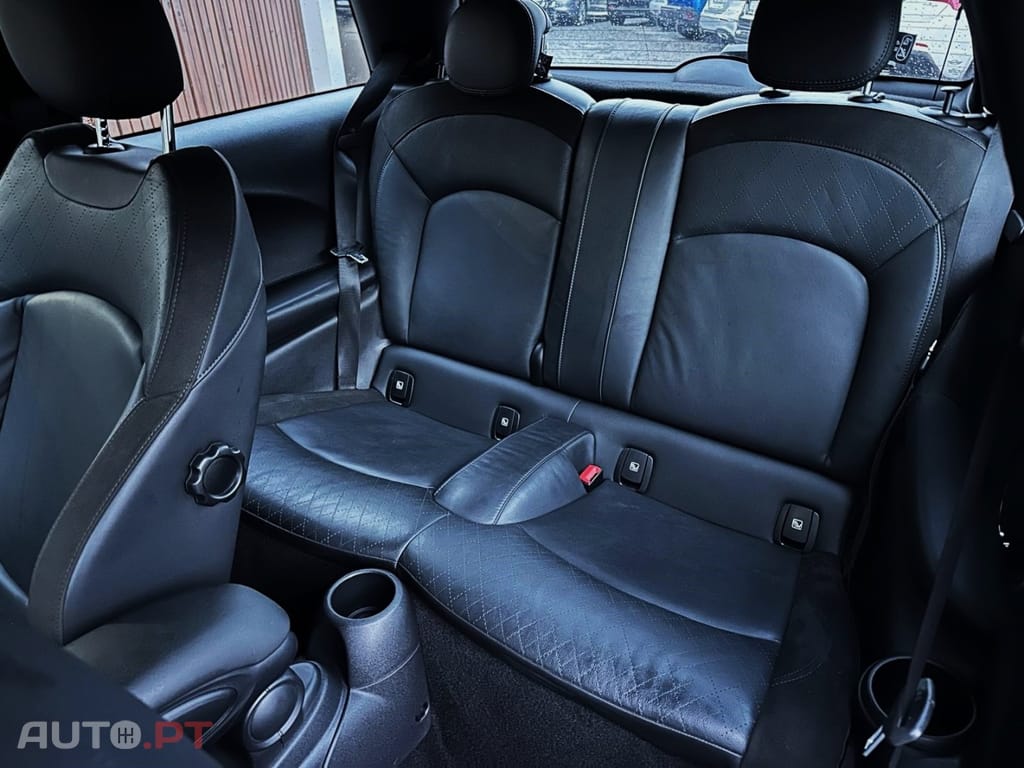 MINI Cooper Cooper SE