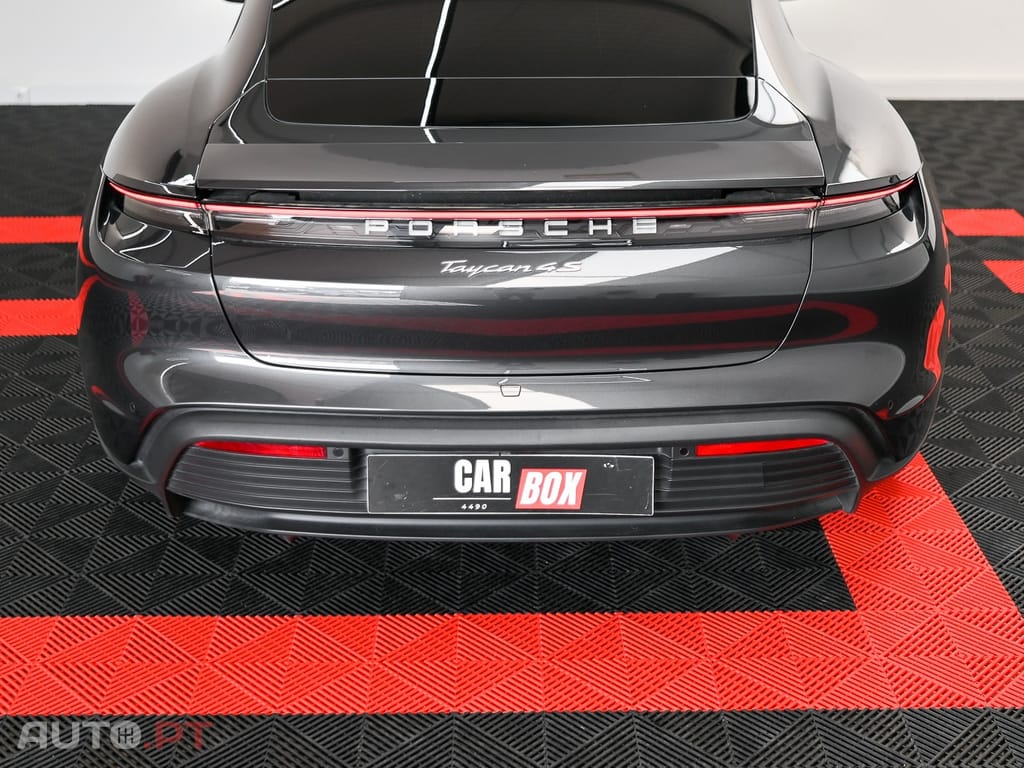 Porsche Taycan 4S