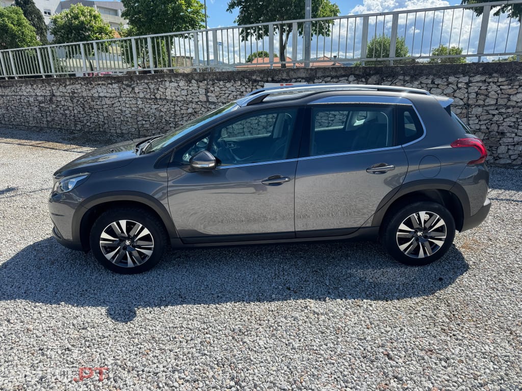 Peugeot 2008 1.2 PureTech Allure