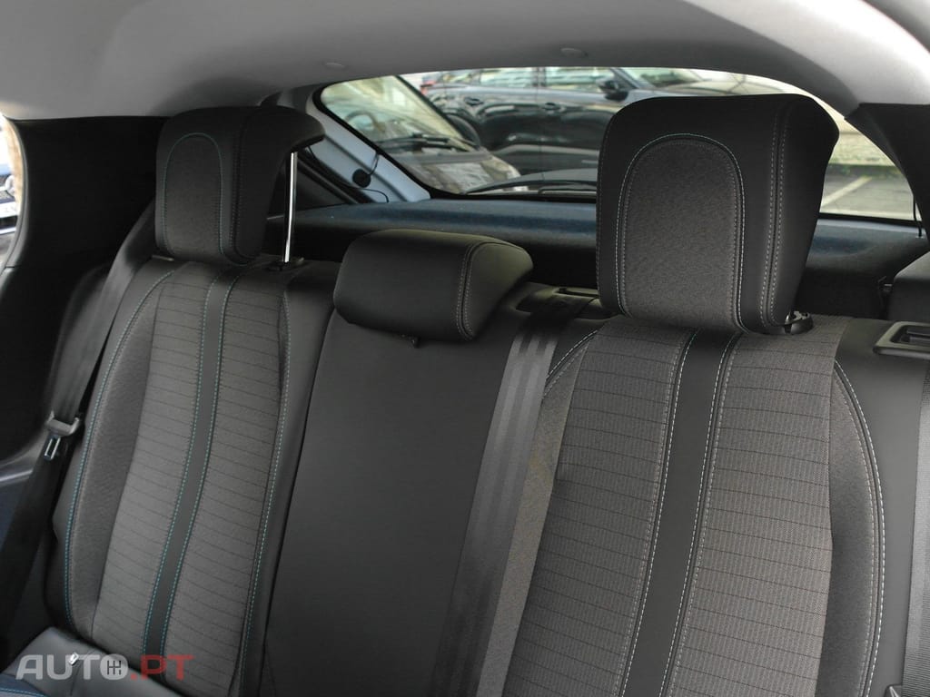 Peugeot E-208 50 kWh Active