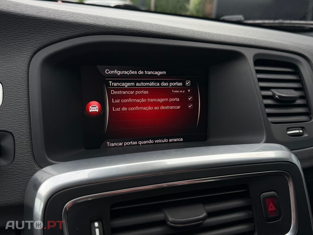 Volvo V60 2.0 D2 R-Design