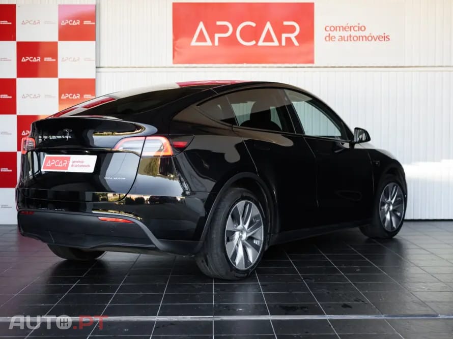 Tesla Model Y Long Range Dual Motor AWD