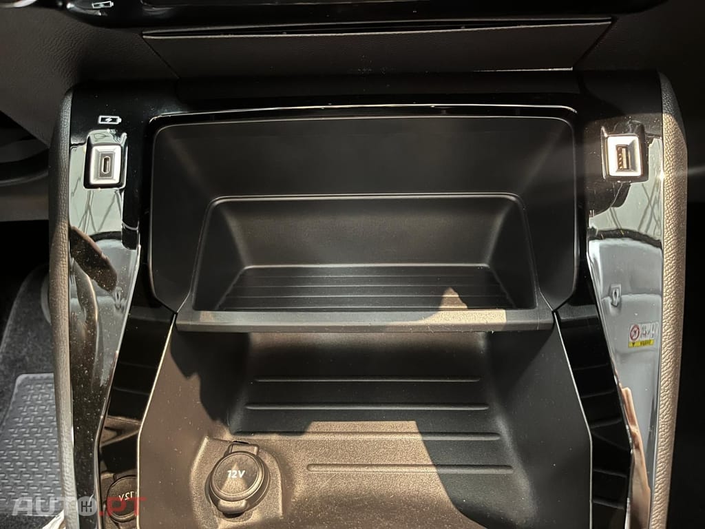 Peugeot E-208 Active Business I.V.A DEDUTÍVEL