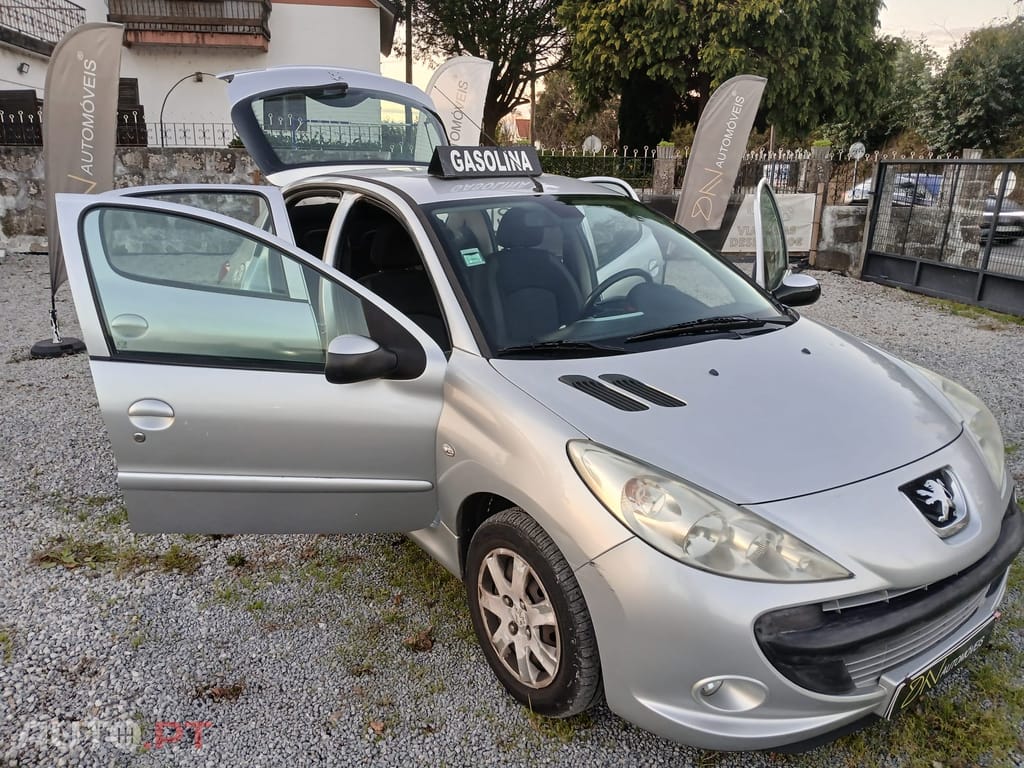 Peugeot 206+ 1.1 Poucos Kms!