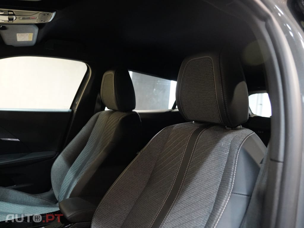 Peugeot 2008 1.2 Hybrid Allure e-DCS6