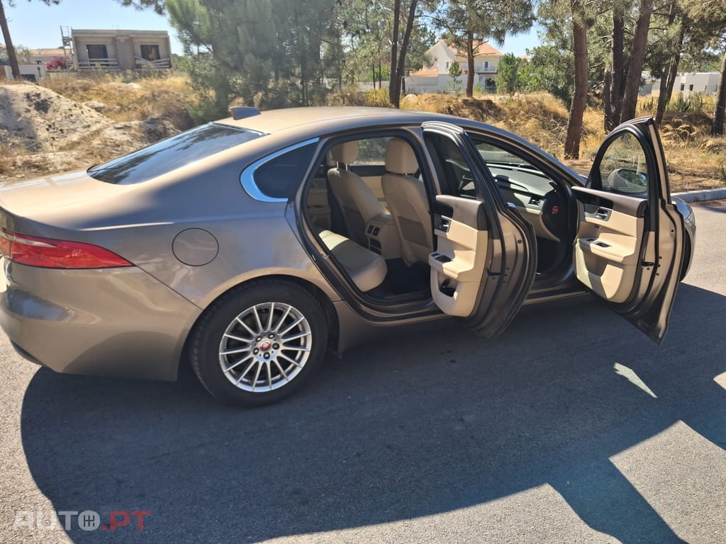 Jaguar XF 2.0 Prestige