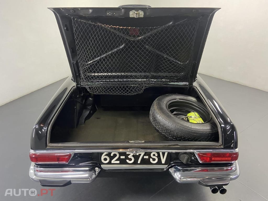 Mercedes-Benz SL 280 PAGODE 280 SL