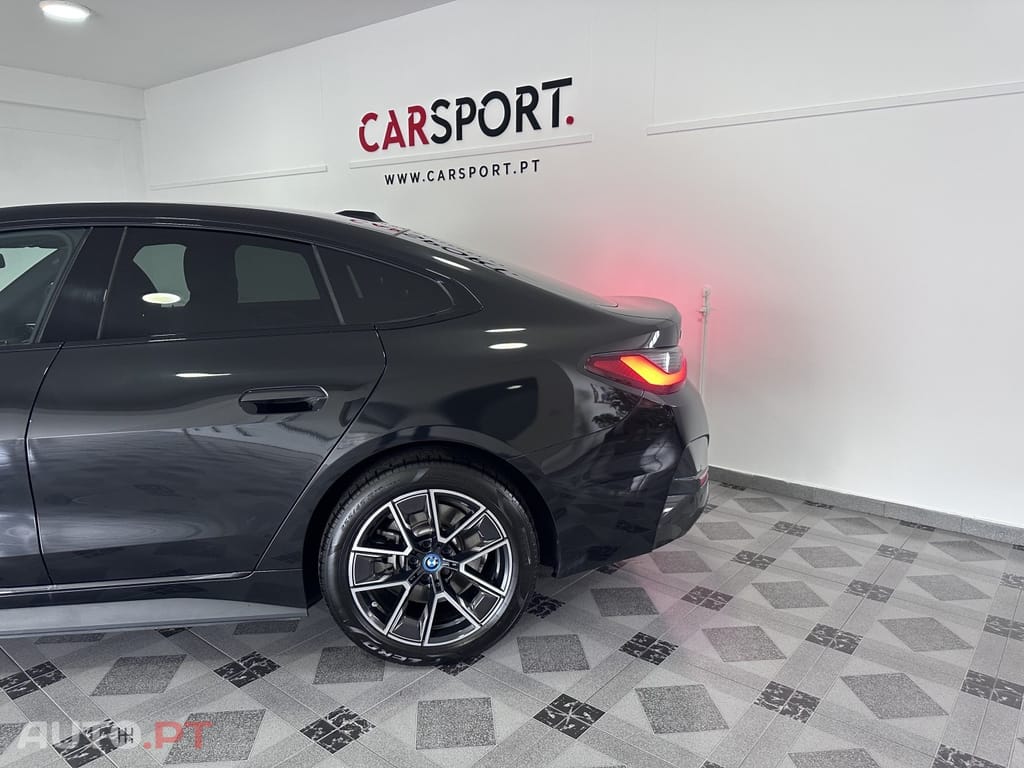 BMW i4 eDrive35 Edição Desportiva M