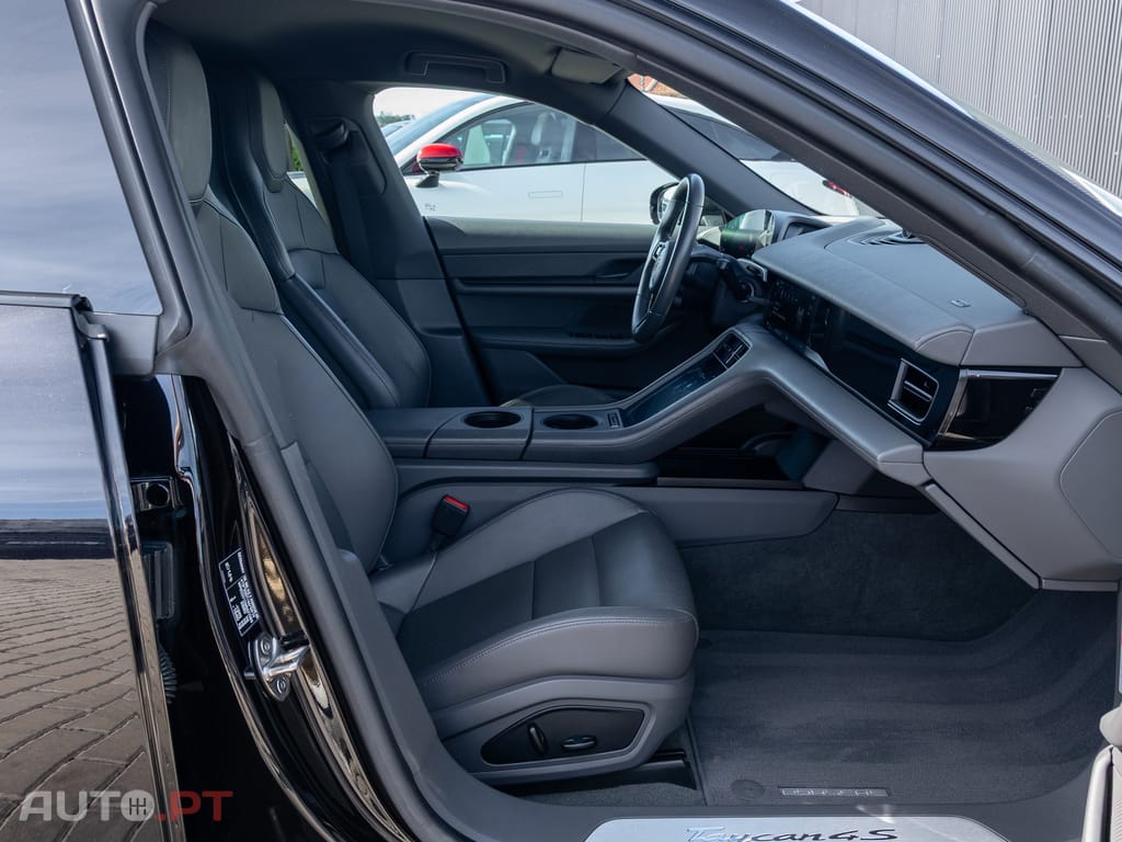 Porsche Taycan 4S