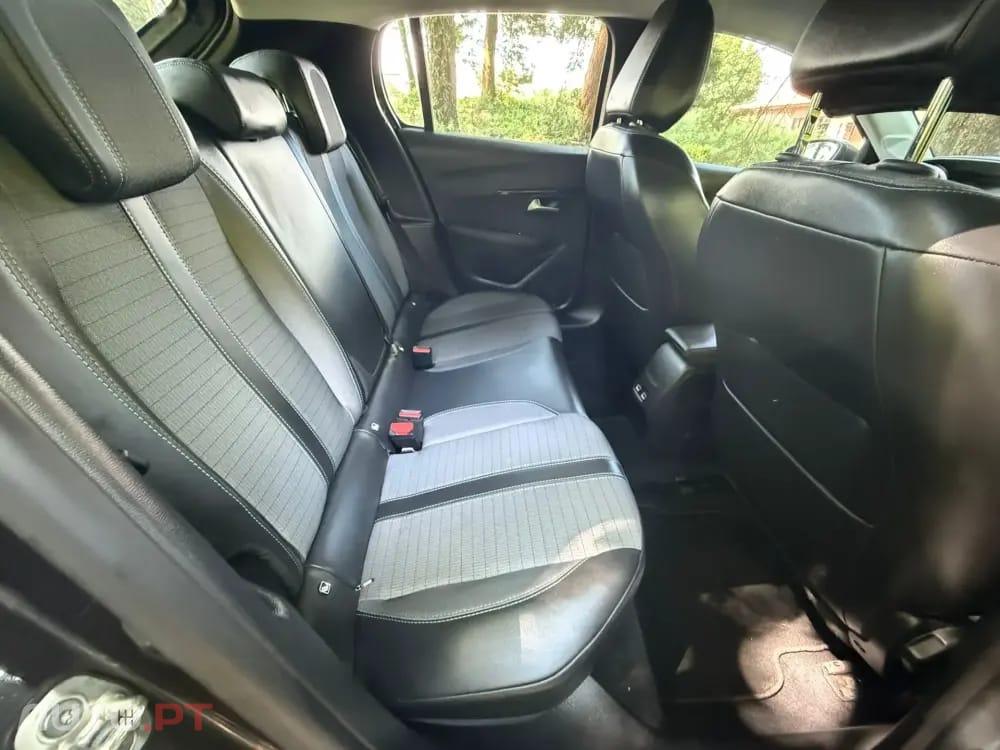 Peugeot 208 1.2 PureTech Allure Pack EAT8