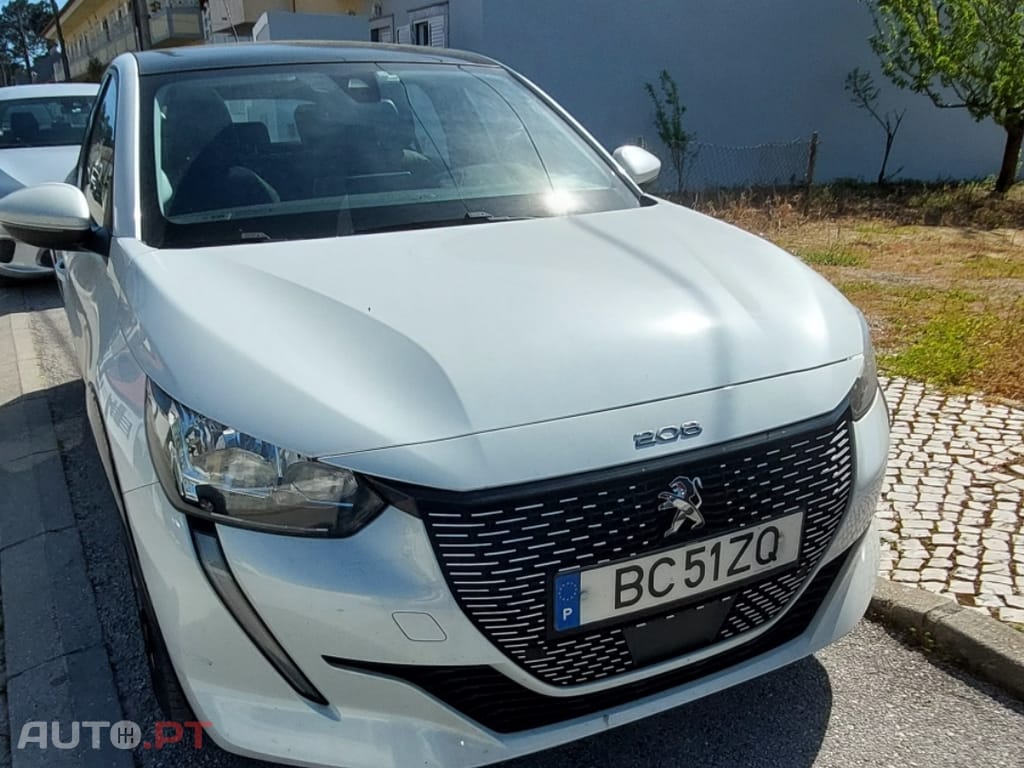 Peugeot E-208 Allure