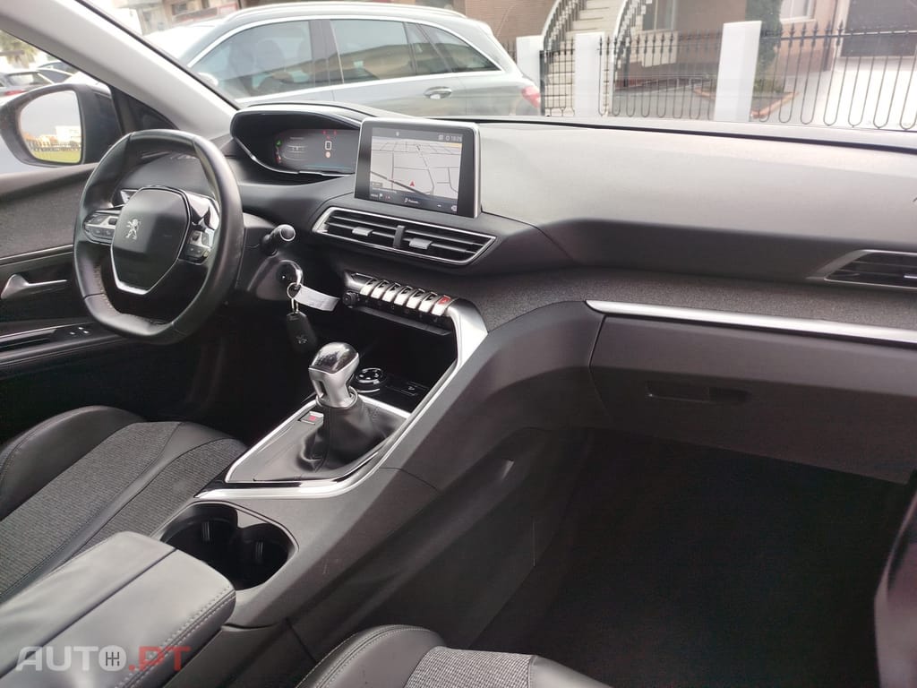 Peugeot 5008 1.2 PureTech Allure Grip Control