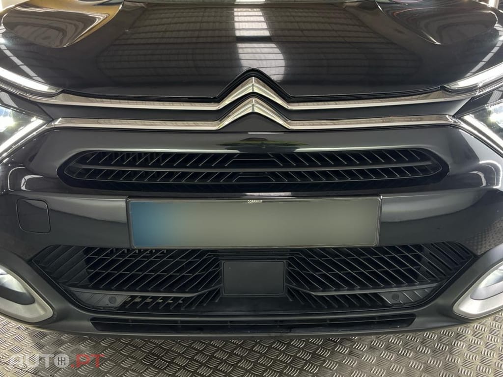 Citroen C4 1.2 PureTech Shine EAT8