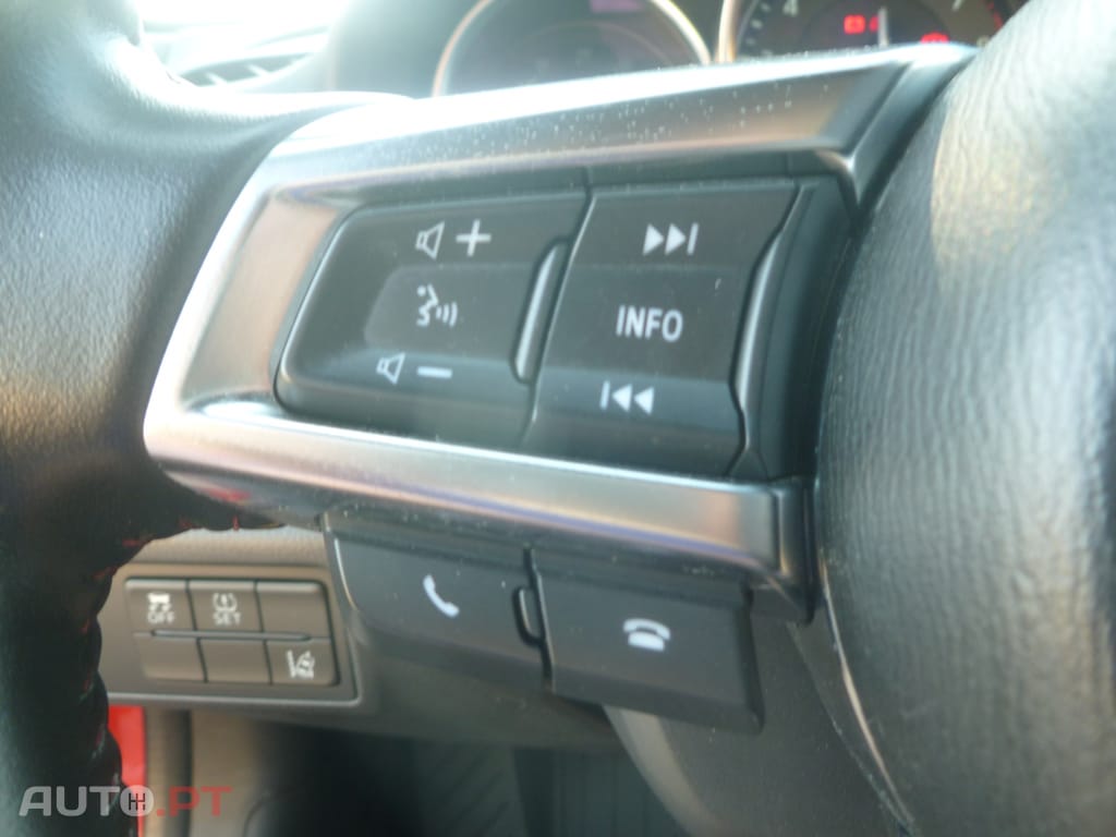 Mazda MX-5 1.5 SKYACTIV Technology Cabrio