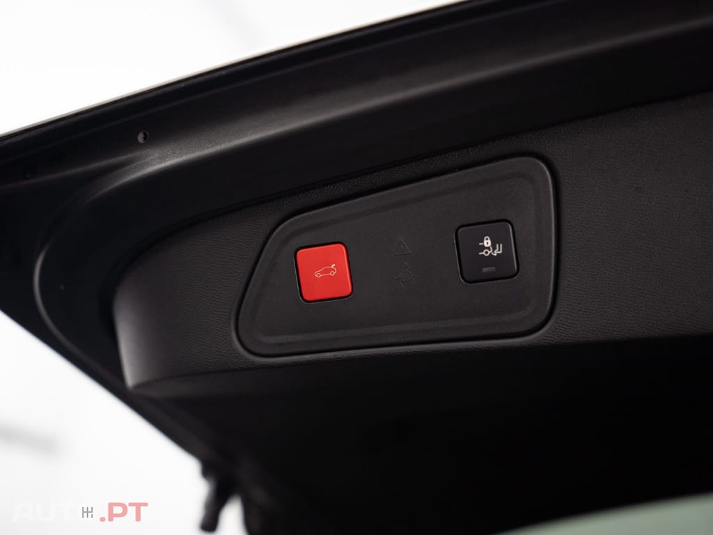 Peugeot 3008 1.6 Hybrid GT Pack e-EAT8