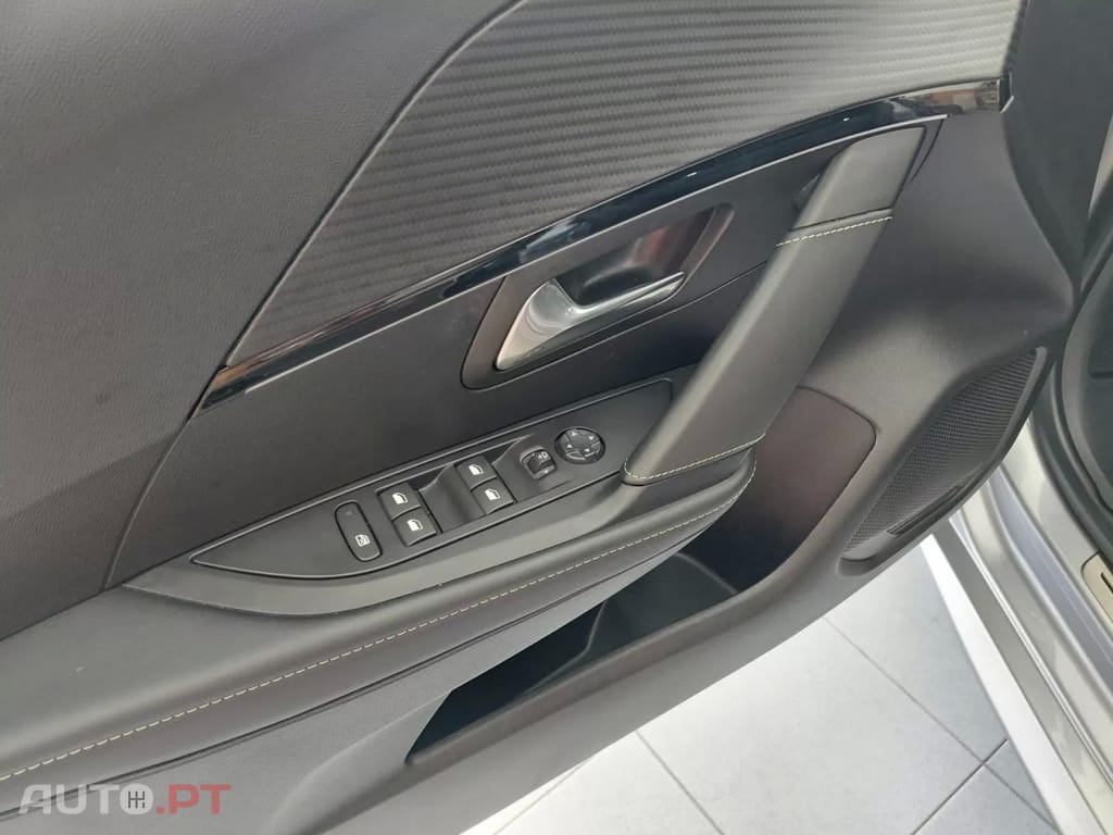Peugeot E-208 50 kWh GT Pack