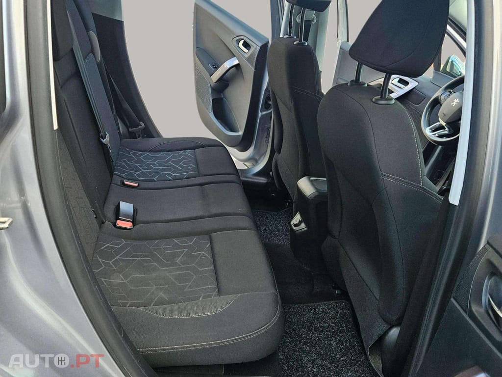 Peugeot 2008 1.2 PureTech Style