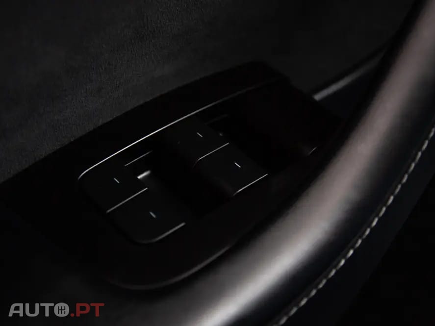 Tesla Model Y Outro