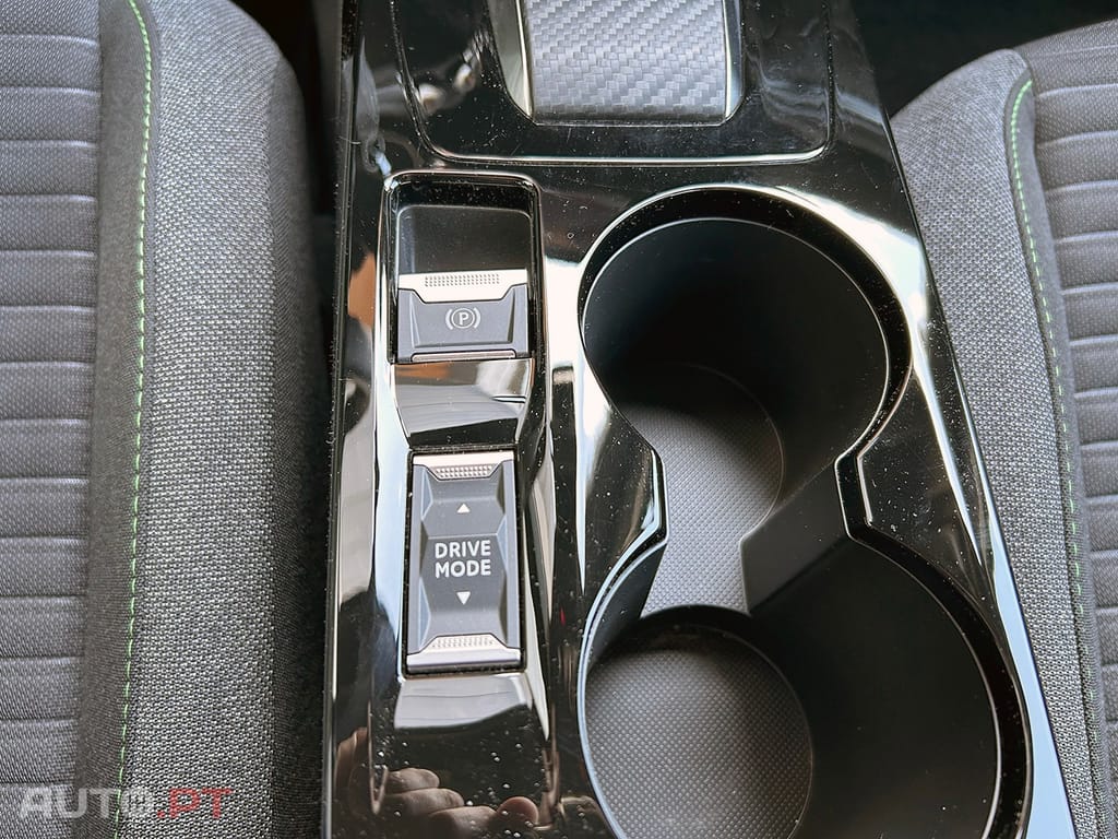 Peugeot E-2008 54 kWh Active