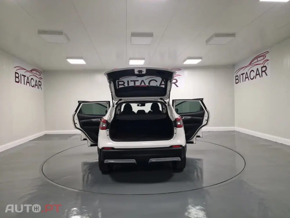 Nissan Qashqai 1.5 dCi N-Connecta