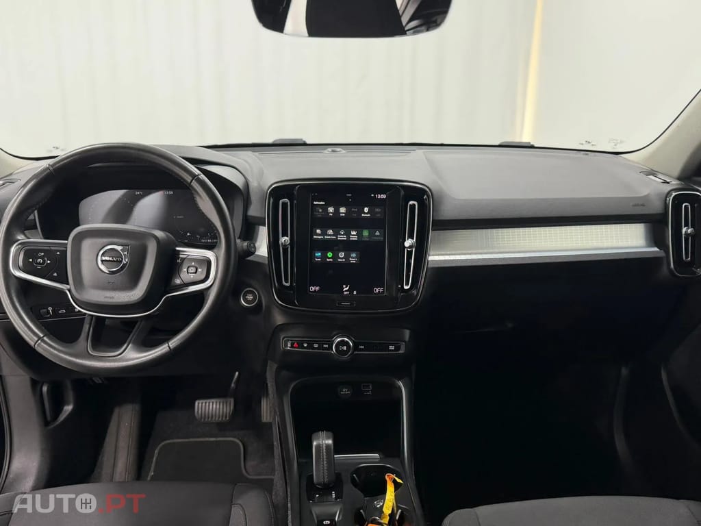 Volvo XC40 1.5 T5 PHEV MOMENTUM