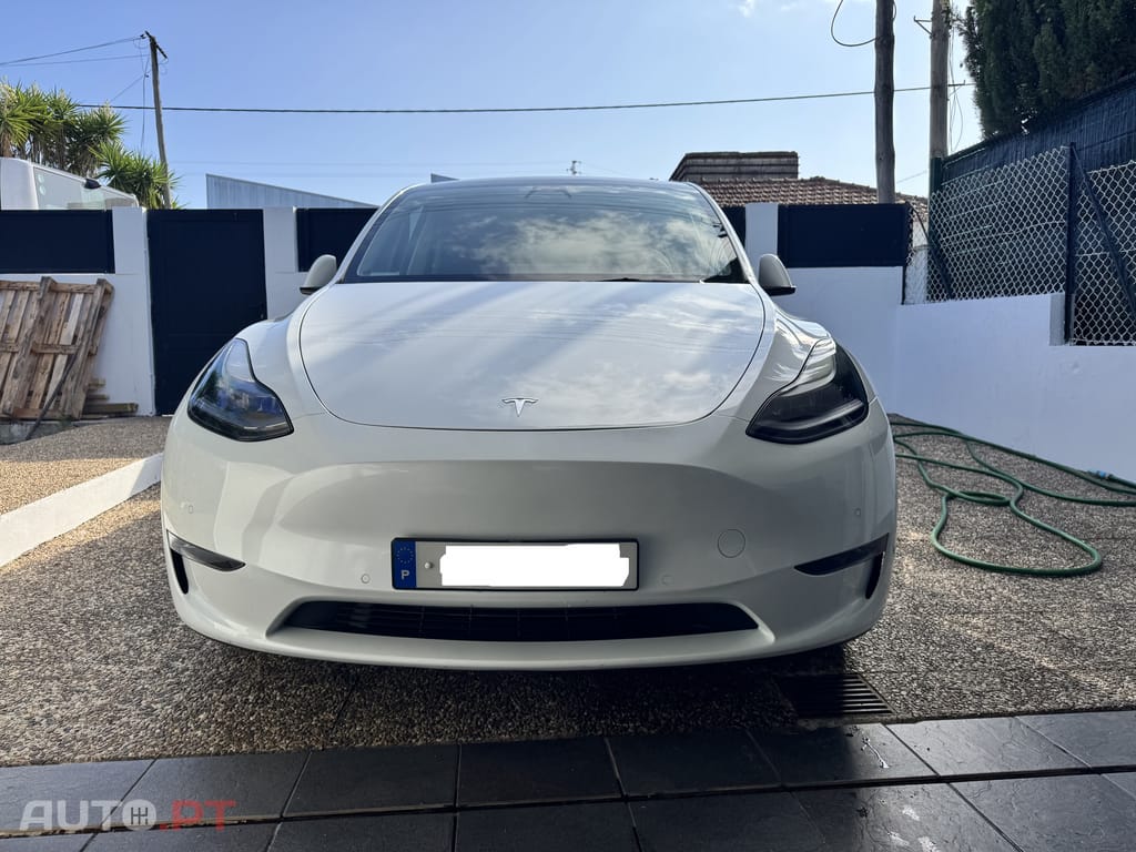 Tesla Model Y Long Range AWD
