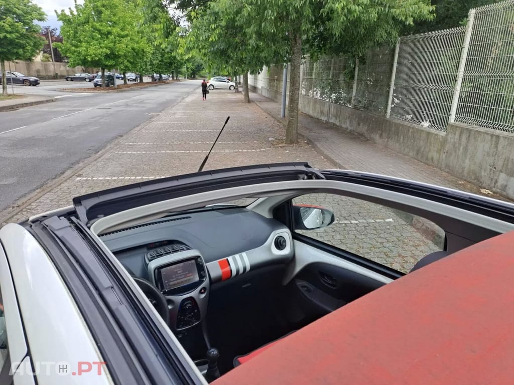 Citroen C1 1.2 VTi Shine