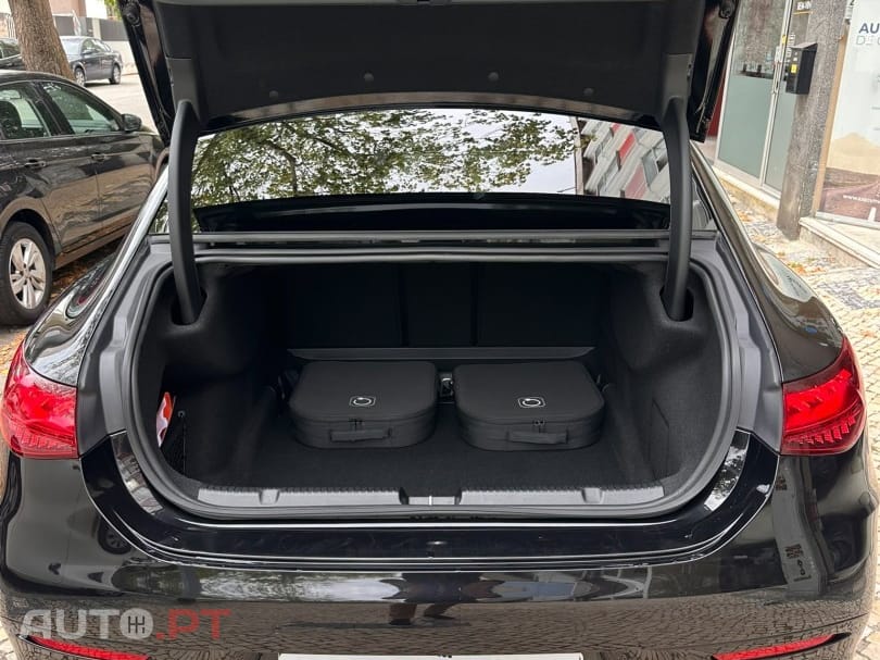 Mercedes-Benz EQE 350