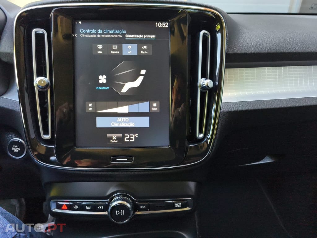 Volvo XC40 2.0 D3 Momentum Plus