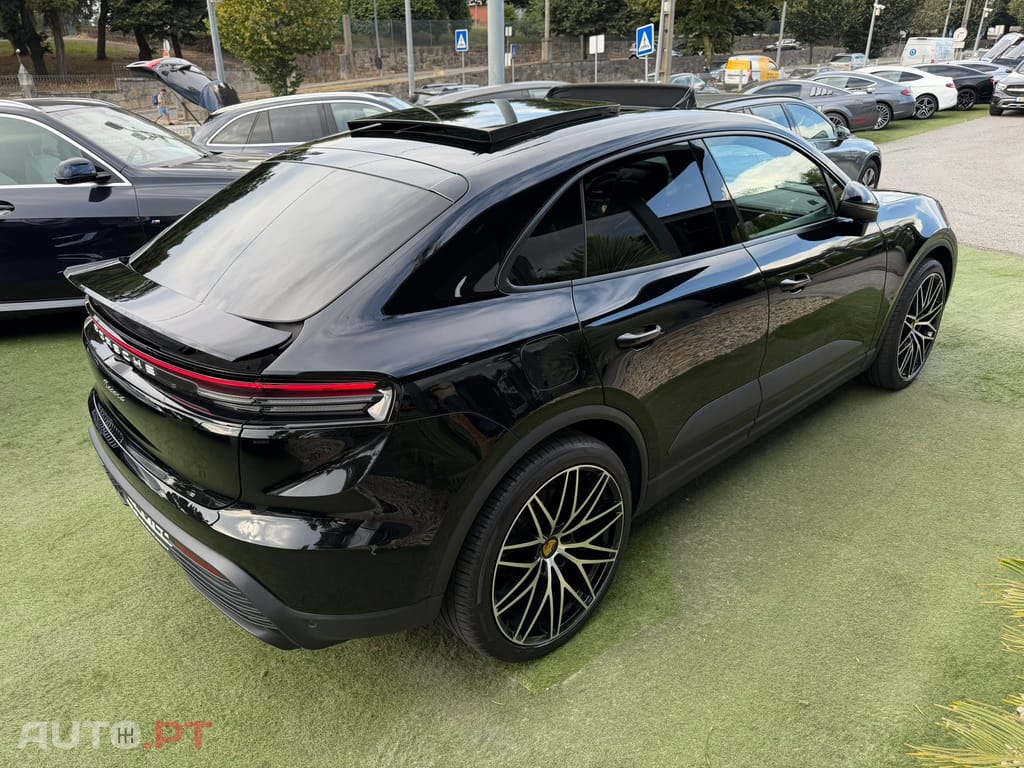 Porsche Macan Electric 4