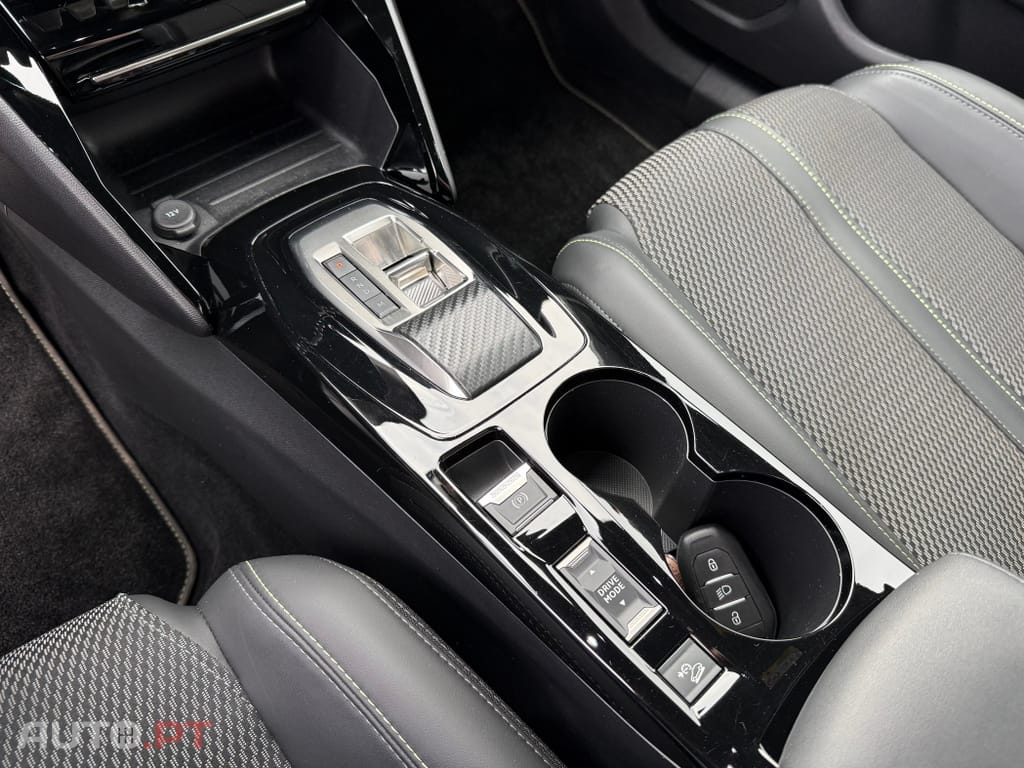 Peugeot 2008 1.2 PureTech GT EAT8