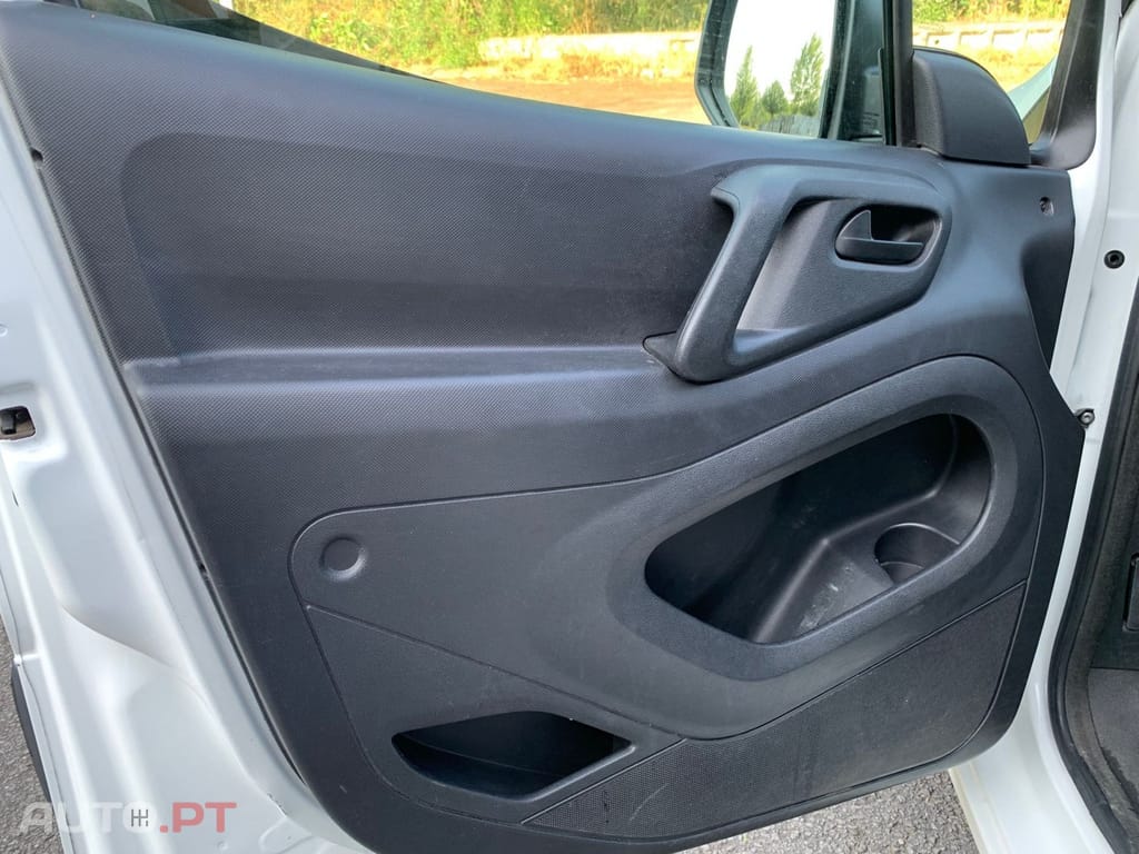 Peugeot Partner 1.5 BlueHDi Asphalt Standard