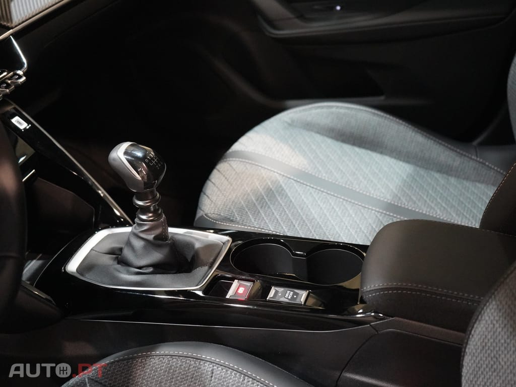 Peugeot 2008 1.2 PureTech Allure