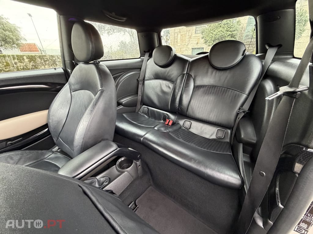 MINI Cooper Cooper D